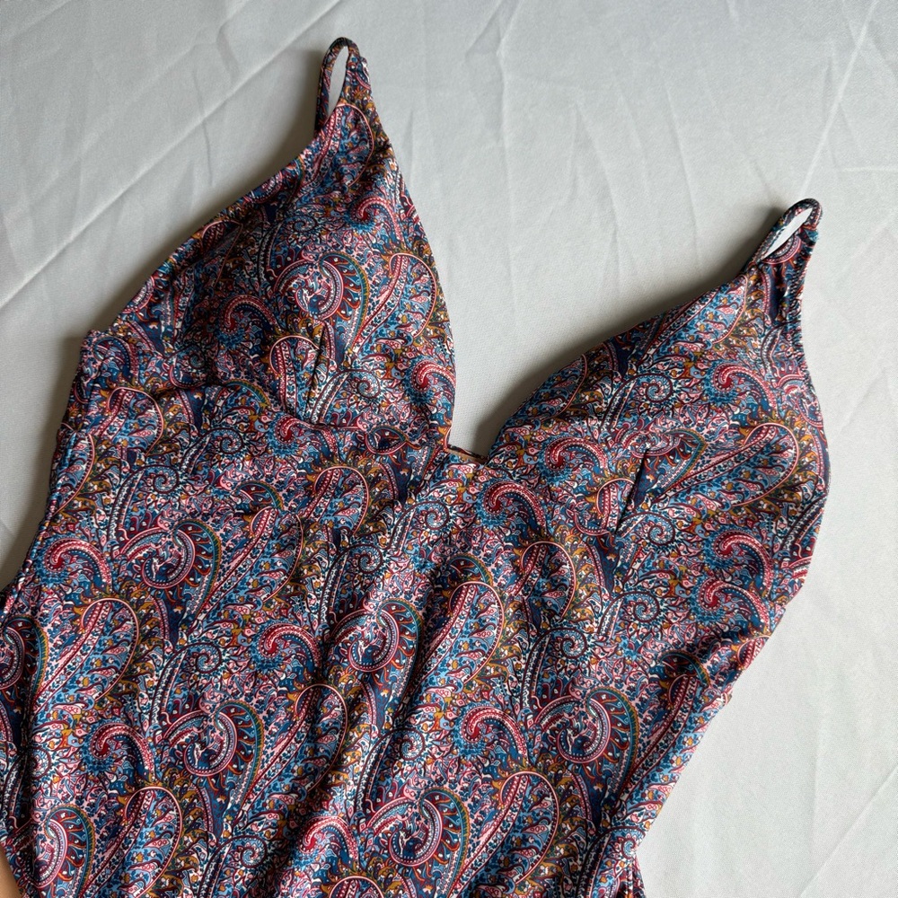 NWOT J.Crew Plunge V-neck one-piece in Liberty® Tropical Prince paisley - Picture 3 of 5